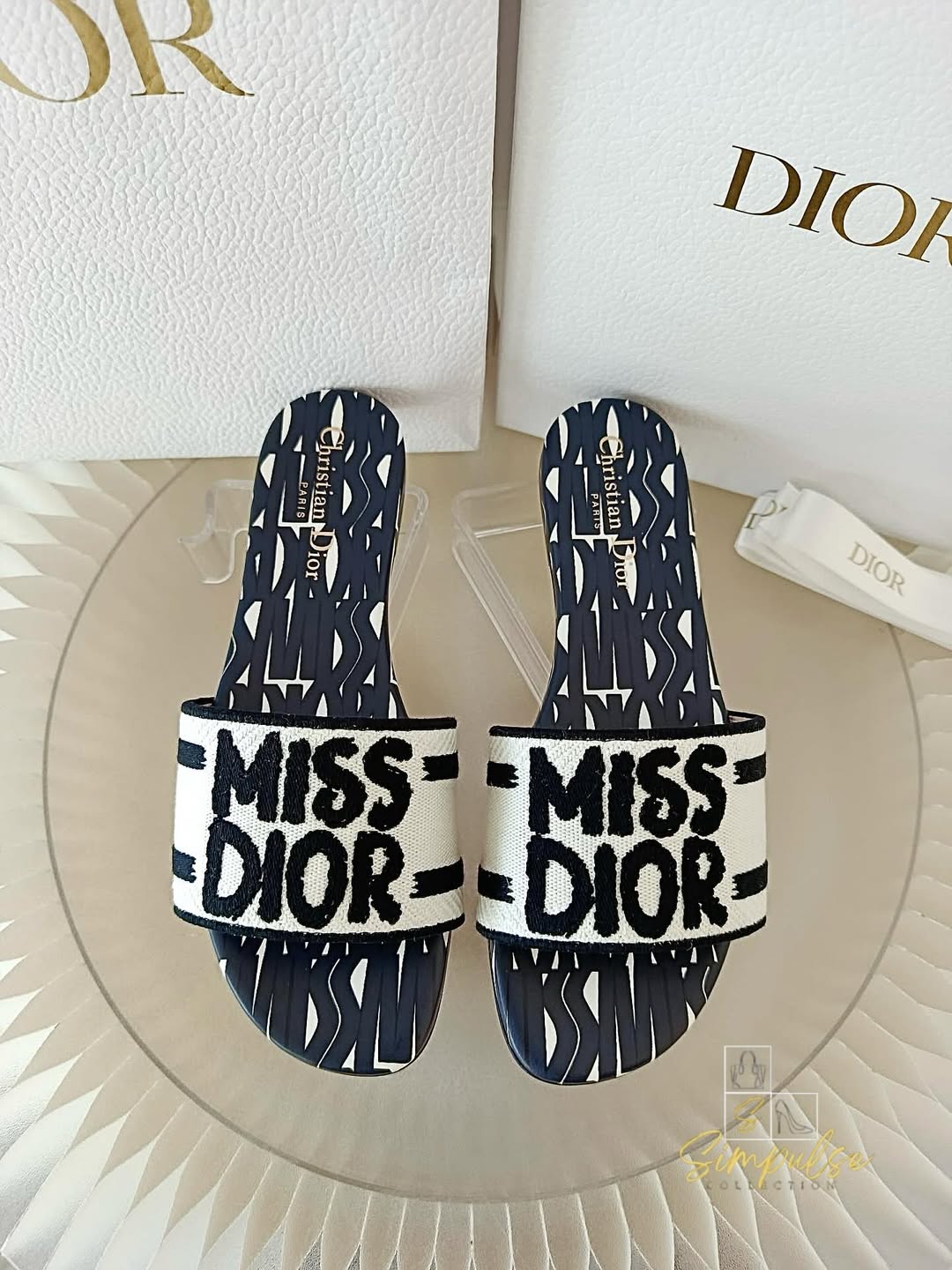 Dway Slides In Blackq
