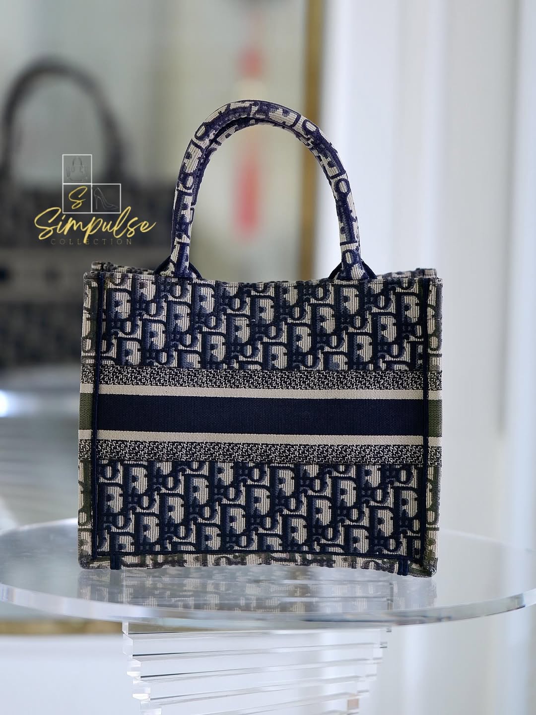 Dior Oblique Booktote PM Size
