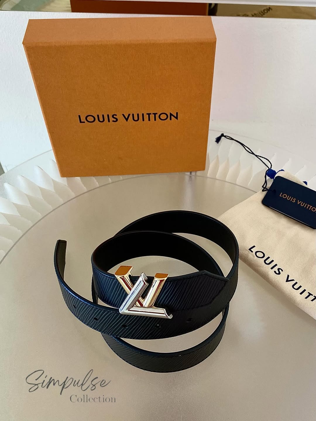 LOUIS VUITTON Black Epi Leather Twist Belt