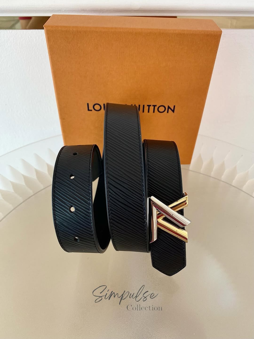 LOUIS VUITTON Black Epi Leather Twist Belt