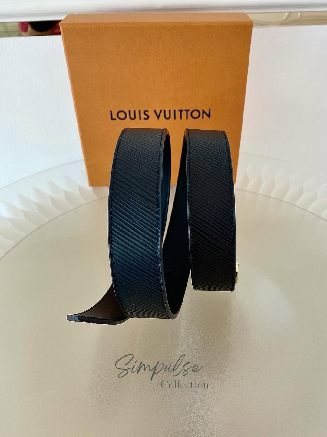 LOUIS VUITTON Black Epi Leather Twist Belt