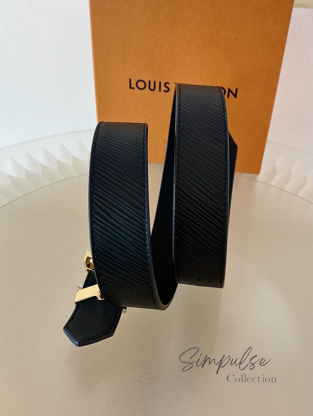 LOUIS VUITTON Black Epi Leather Twist Belt