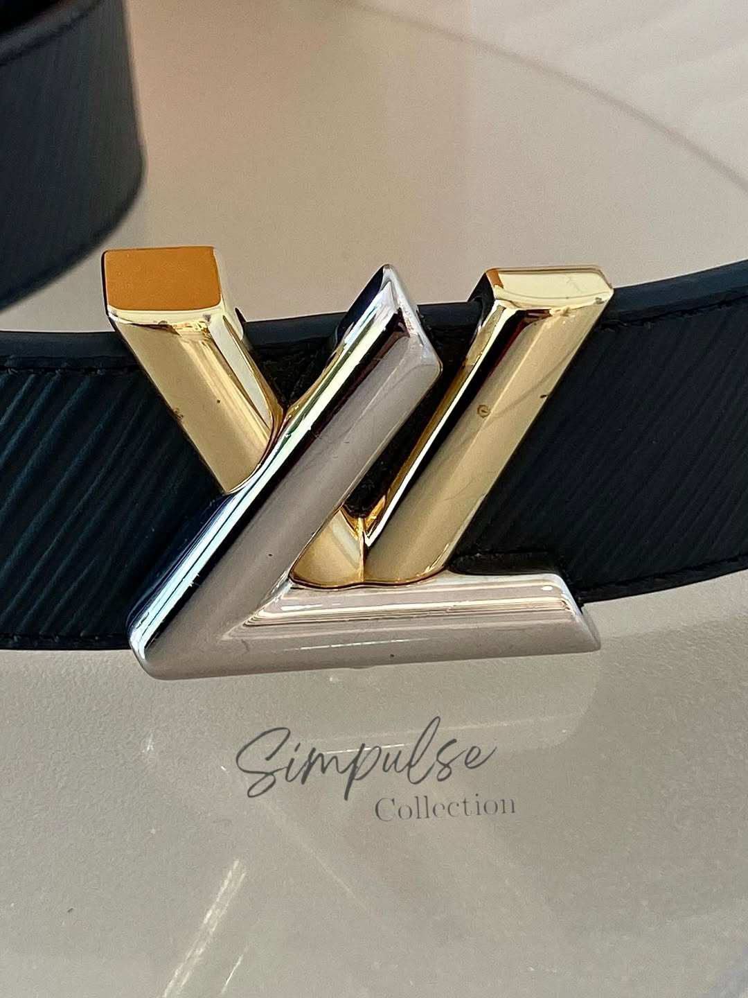 LOUIS VUITTON Black Epi Leather Twist Belt