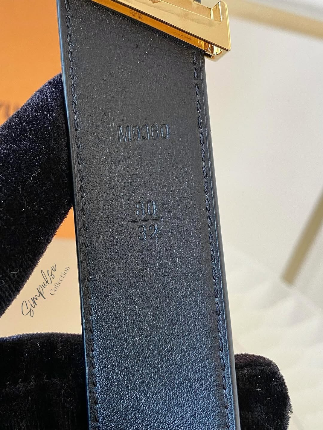 LOUIS VUITTON Black Epi Leather Twist Belt