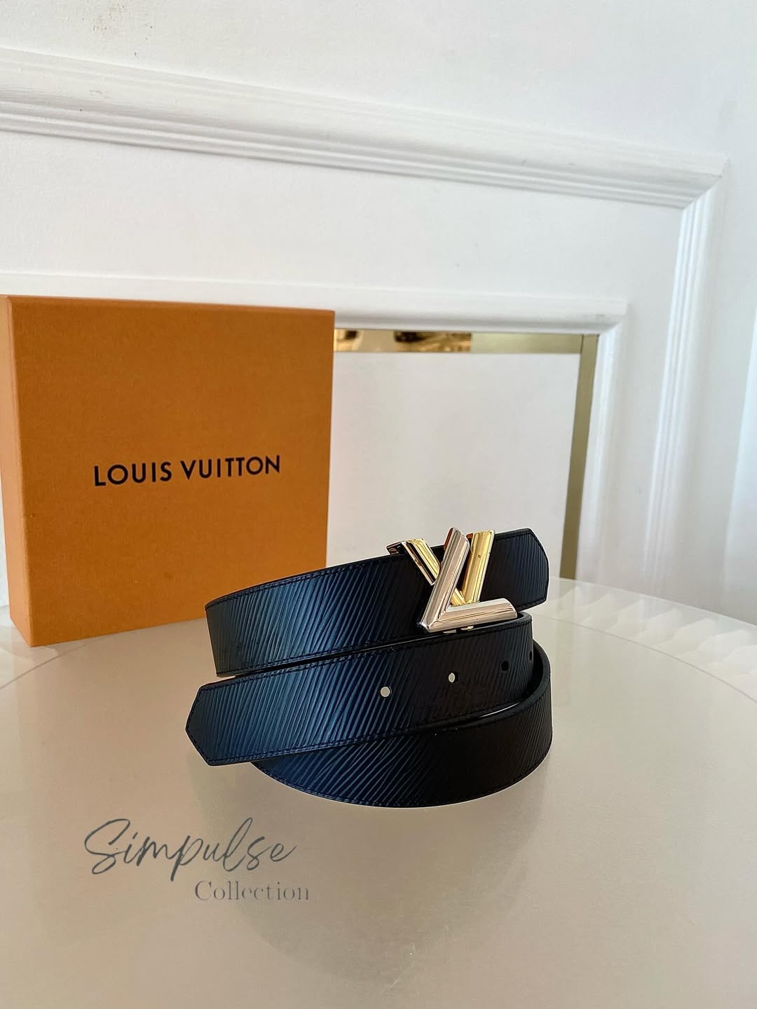 LOUIS VUITTON Black Epi Leather Twist Belt