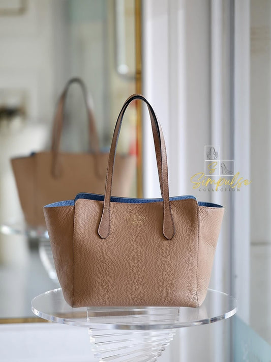 GUCCI Swing Tote Bag in Beige Leather