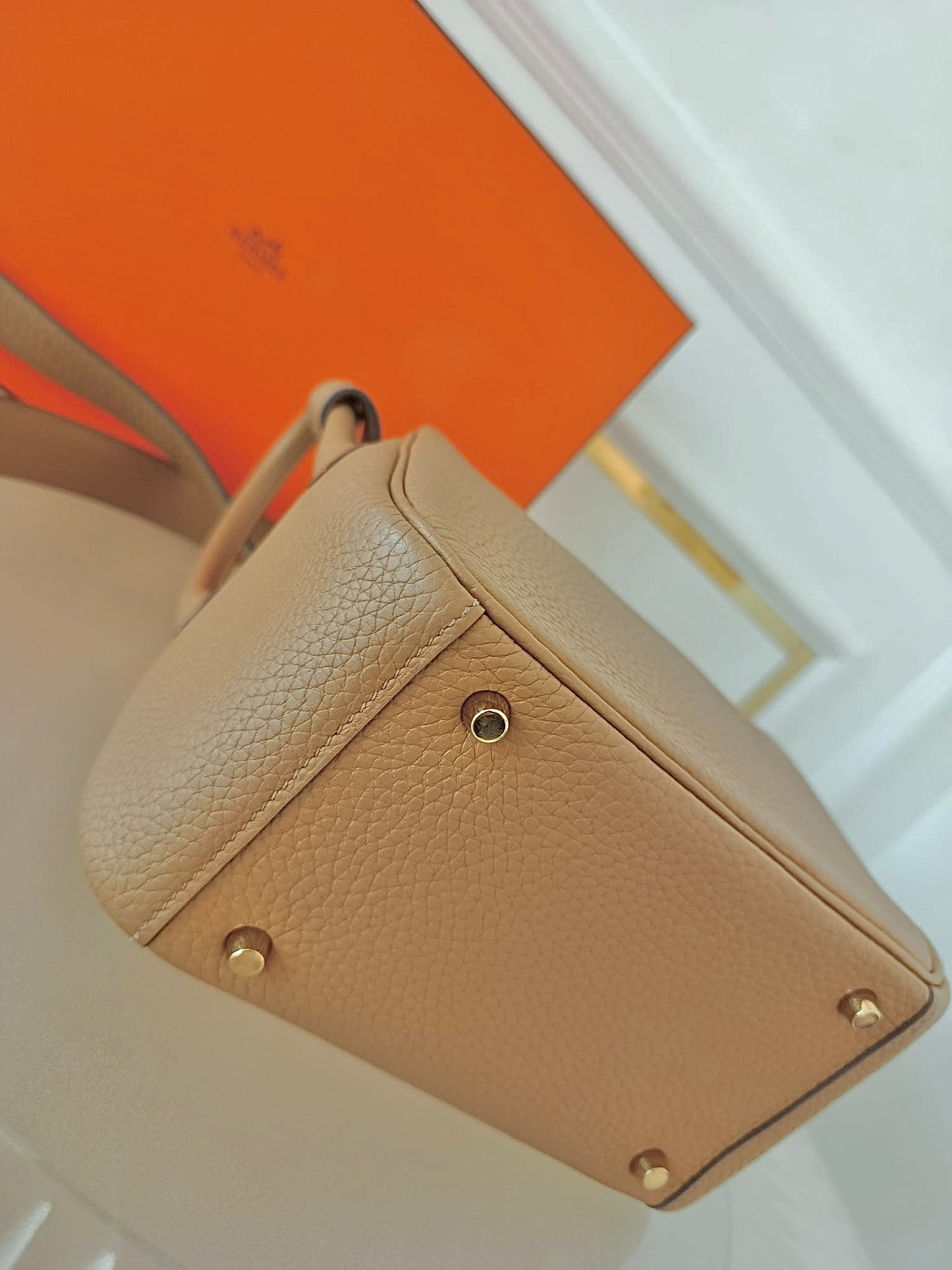 HERMES Mini Lindy Biscuit GHW