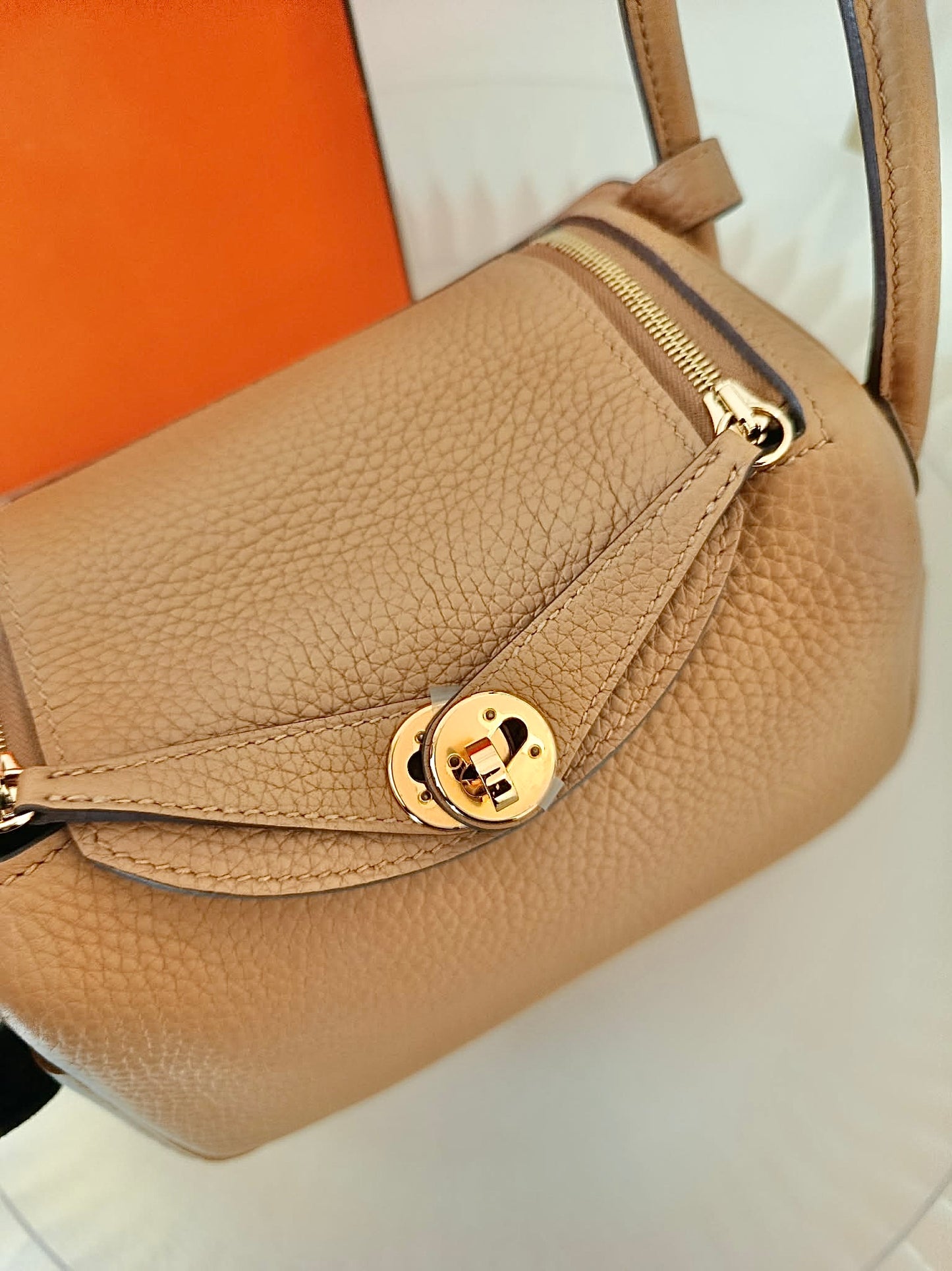 HERMES Mini Lindy Biscuit GHW