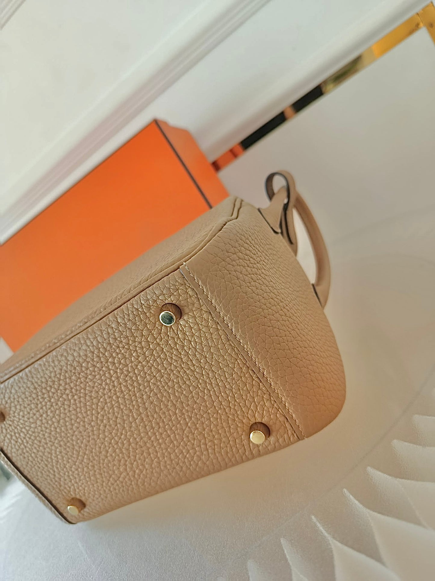 HERMES Mini Lindy Biscuit GHW