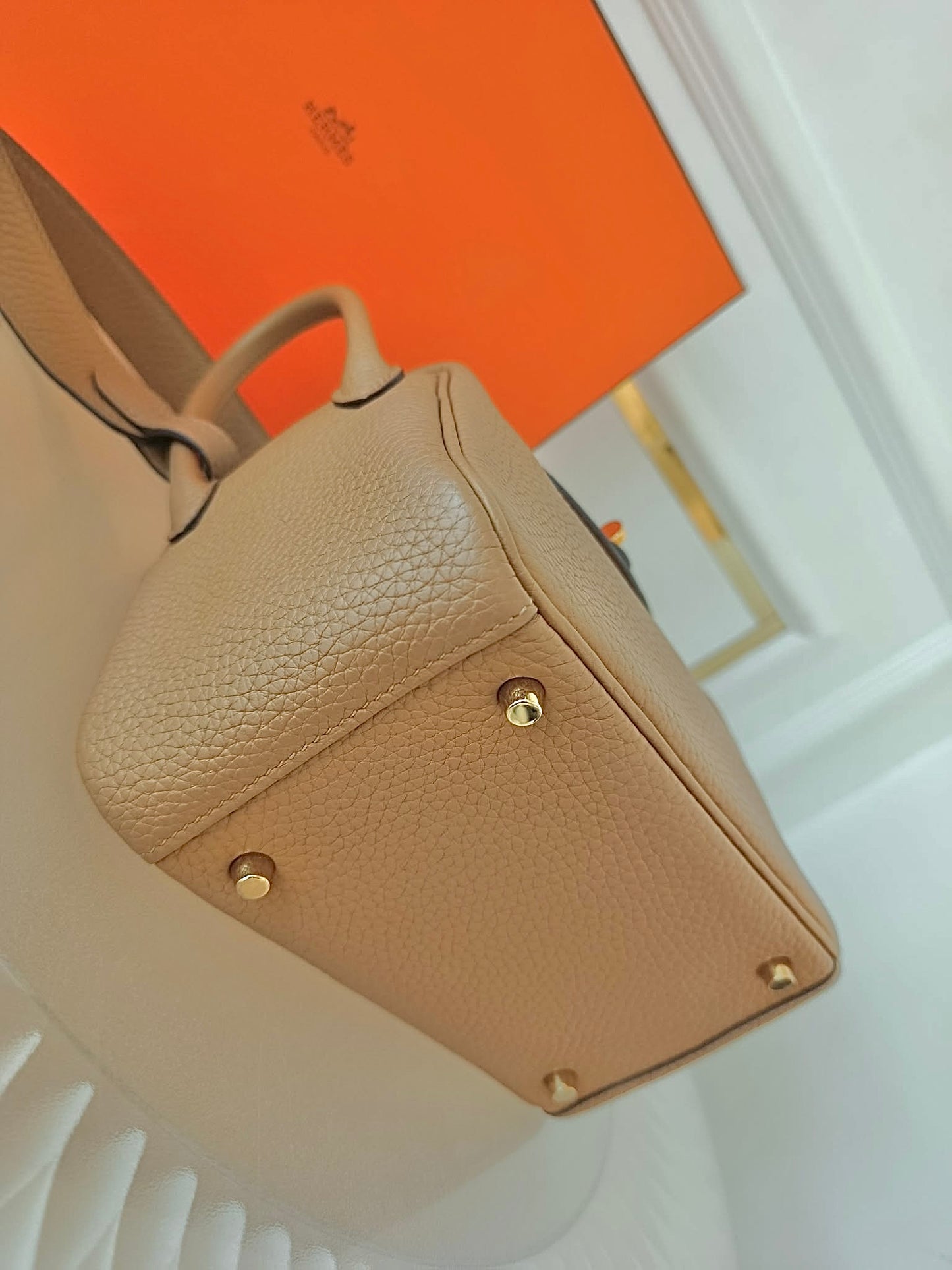 HERMES Mini Lindy Biscuit GHW